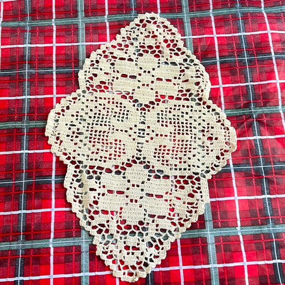 Hand made crocheting placemats neutral white pattern needle work doilies 2 sets - Picture 2 of 6